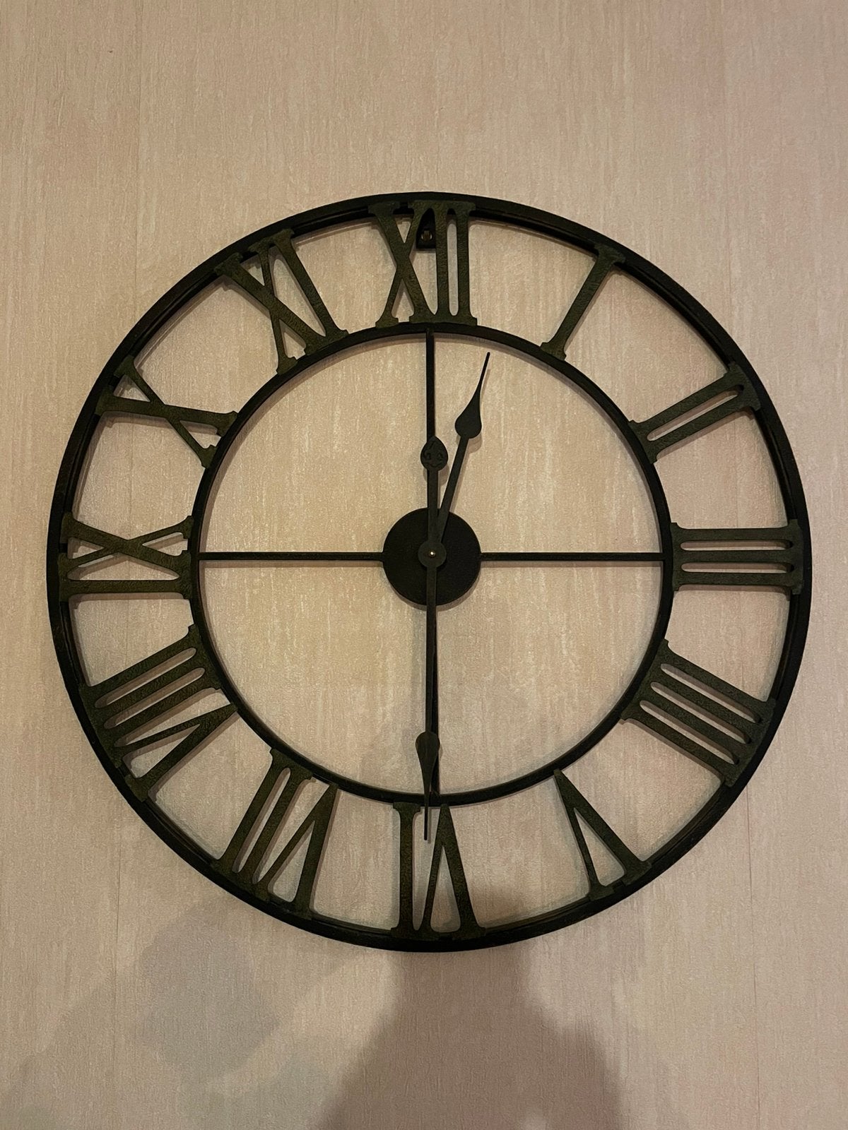 Grande horloge en métal fer forgé - 65cm, Enlèvement, Comme neuf, Noir