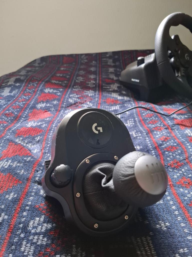 Logitech racing set maar een Paar keer gebruikt, Informatique & Logiciels, Joysticks, Enlèvement