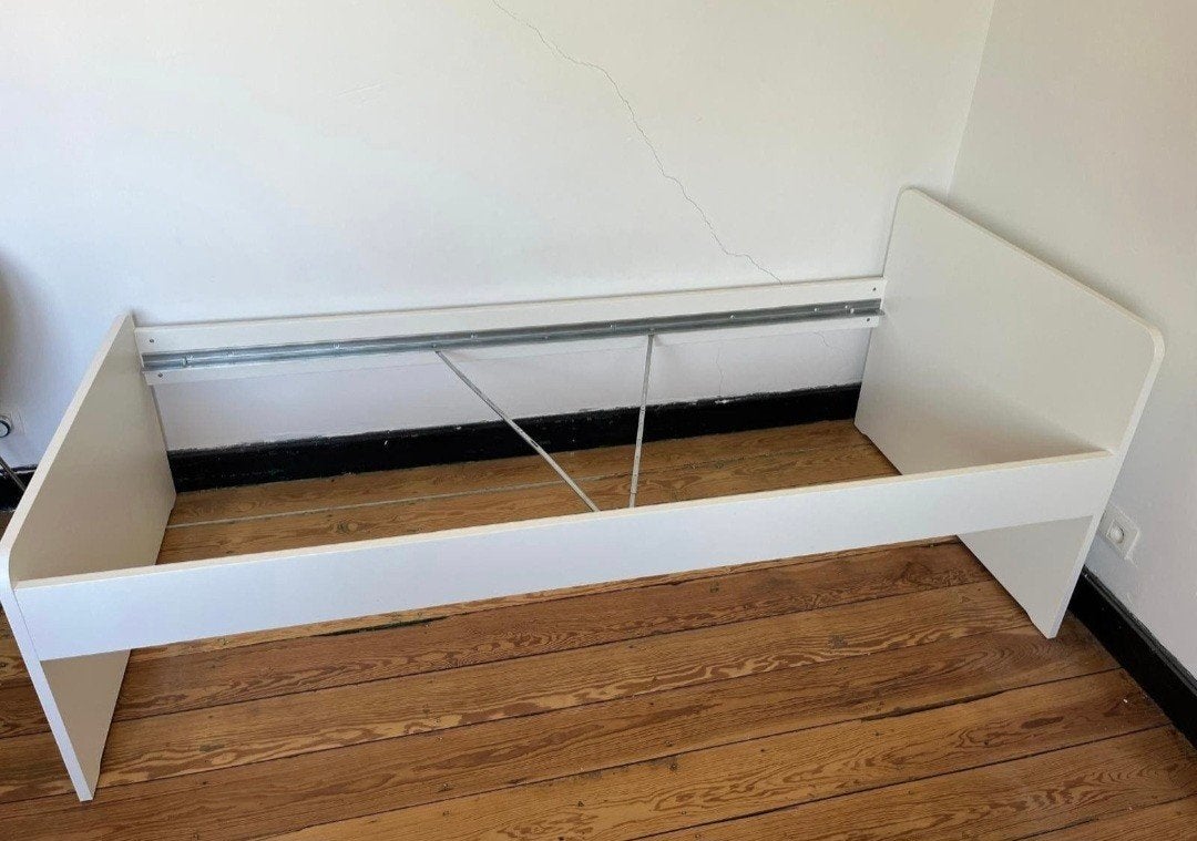 Eenpersoonsbed, in goeie staat., 90 cm, Enlèvement, 200 cm, Blanc