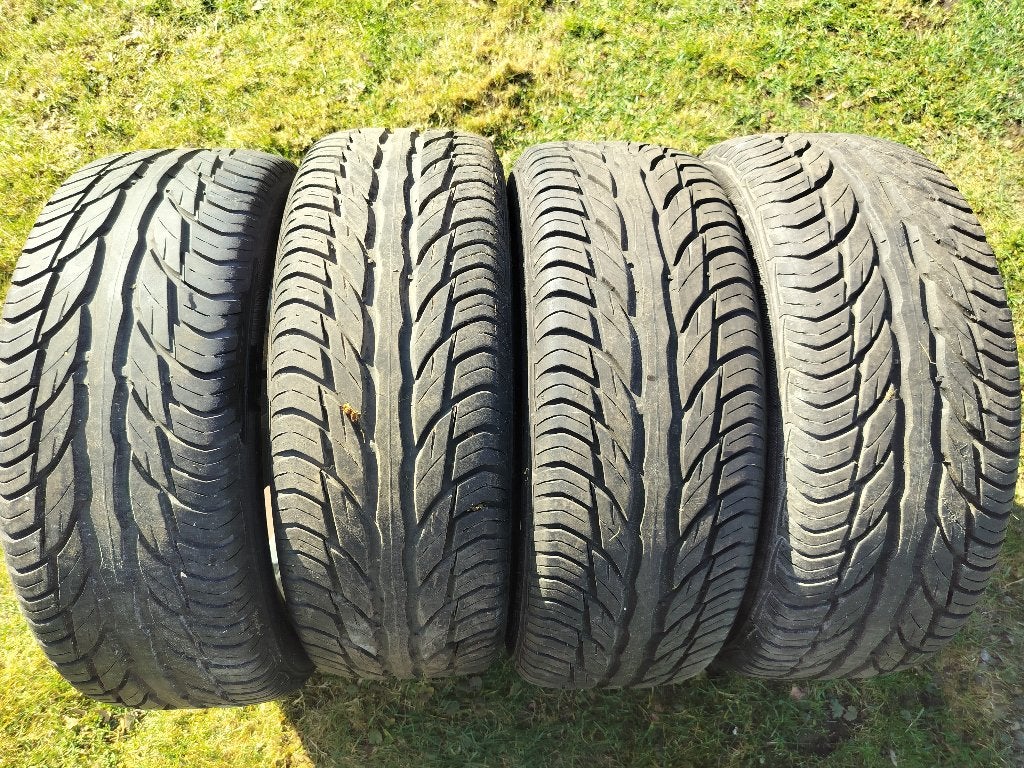 4 Banden Uniroyal, Auto-onderdelen, Banden en Velgen, Ophalen, Gebruikt, 16 inch, 205 mm