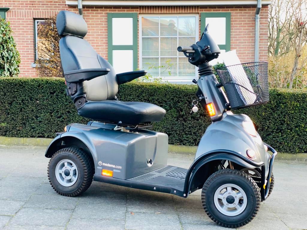 Mini crosser Scootmobiel 4wiel alle tranen invalide scooter, Ophalen of Verzenden, Inklapbaar, Zo goed als nieuw, Elektrische rolstoel