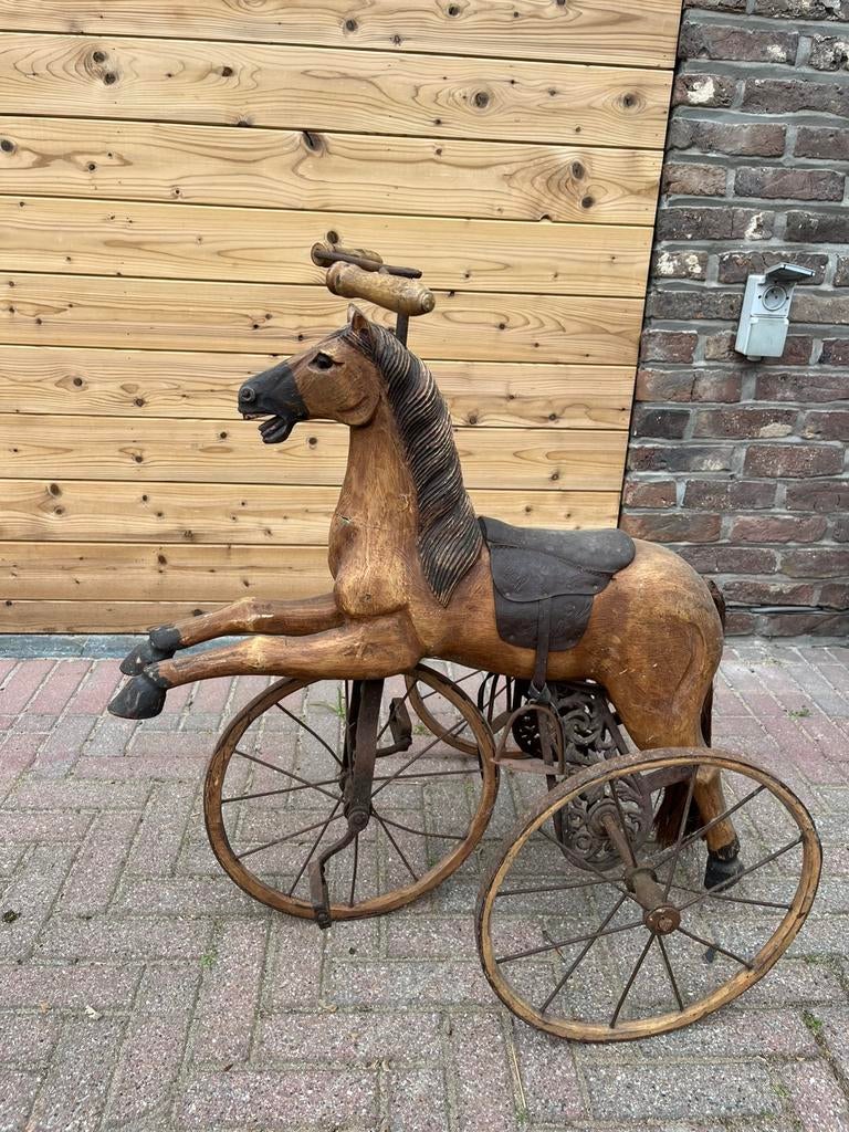 Antiek paard hout, Ophalen