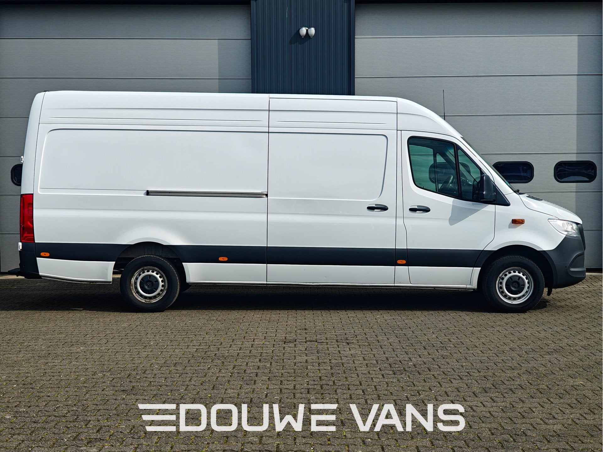 Mercedes-Benz Sprinter L3 H2 Automaat MBUX 10.25 Camera Carp, Autos, Euro 6, Entreprise, 2800 kg, Noir