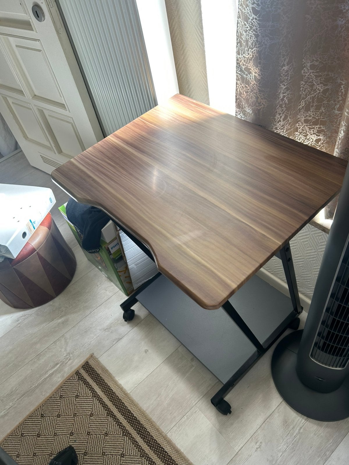 Klein bureau met wielen, Huis en Inrichting, Ophalen of Verzenden, Zo goed als nieuw