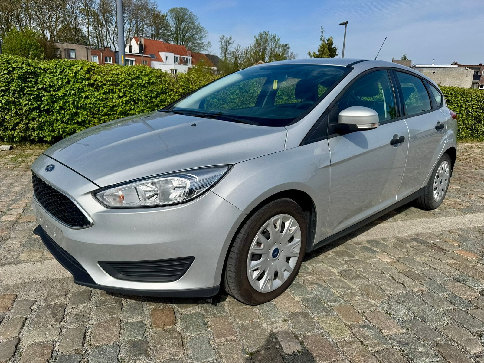 Ford Focus 1.6i 1r Main Carnet Ford Euro6 2016, Autos, Focus, https://public.car-pass.be/vhr/ca155a53-9ee1-41aa-9371-955e2f81f557