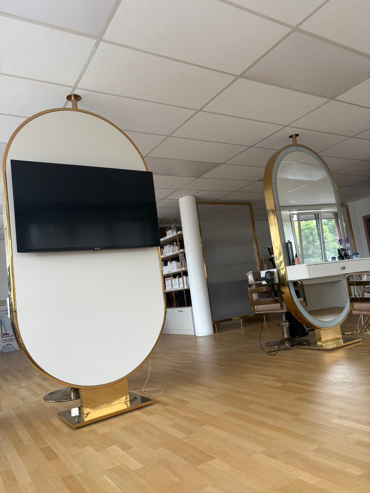 Meubels en apparaten voor schoonheidssalons, Huis en Inrichting, Ophalen, Gebruikt