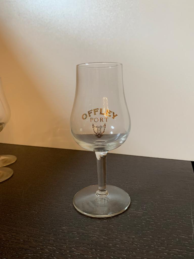Verres à Porto, Enlèvement