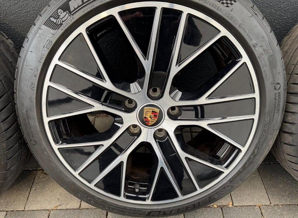 Originele Porsche Taycan Aero 20 inch velgen met banden, Auto-onderdelen, Ophalen, Banden en Velgen, 20 inch, Zomerbanden