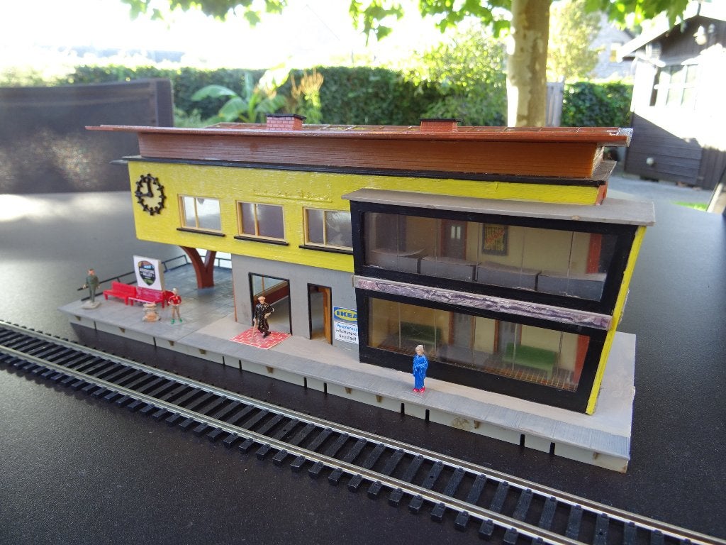 Gare de style moderniste des années 1950 et 1960, Hobby & Loisirs créatifs, Enlèvement ou Envoi, Utilisé, Pont, Tunnel ou Bâtiment