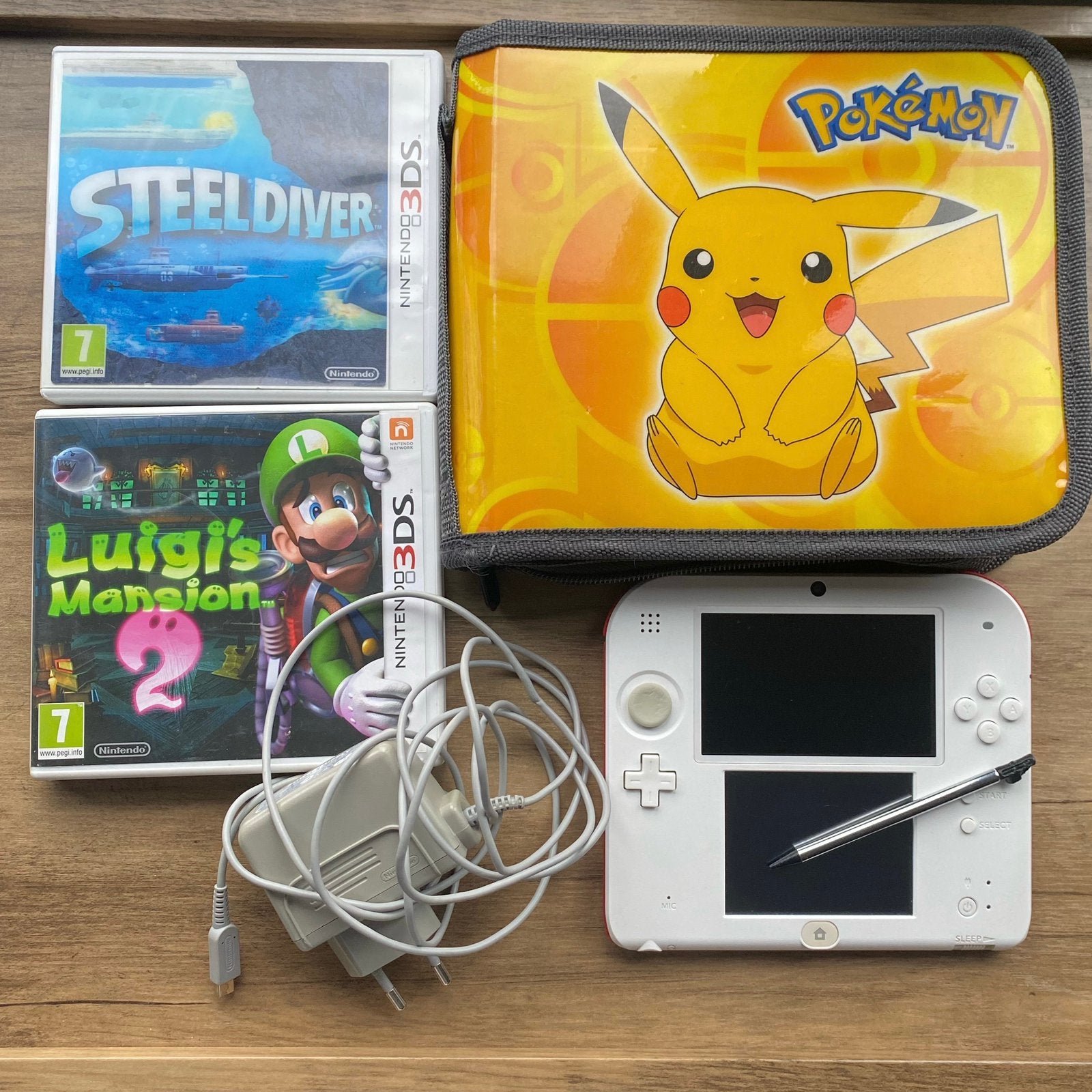 Nintendo 2DS blanc/rouge + chargeur + 2 jeux, Consoles de jeu & Jeux vidéo, Rouge, Enlèvement ou Envoi, 2DS, Utilisé