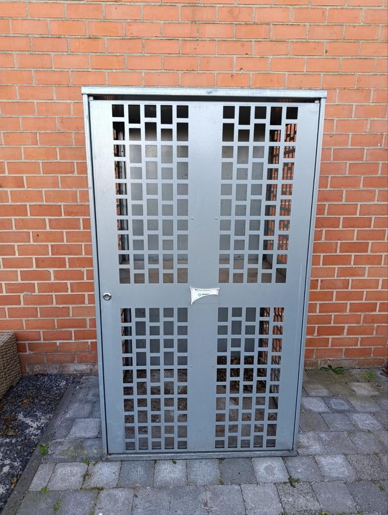 Opslagcontainer voor gasflessen, Ophalen