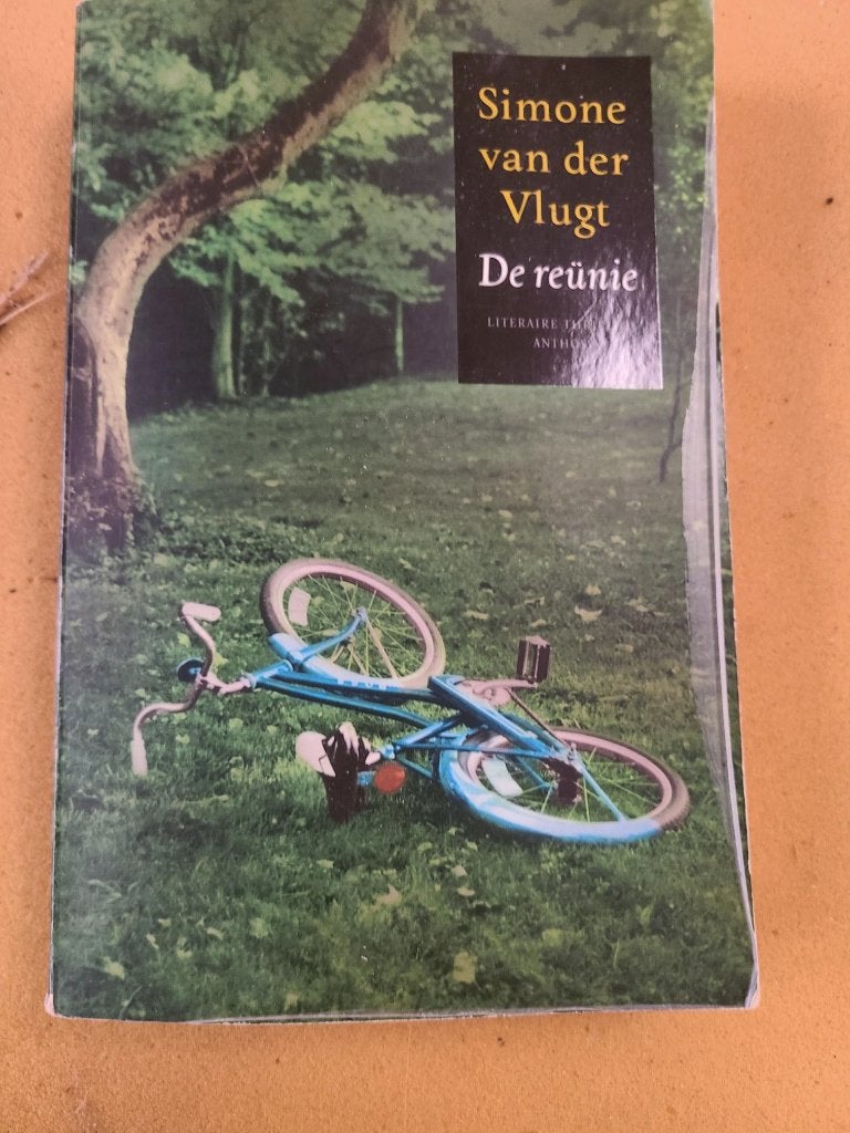 boek de reunie Simone van der Vlugt, Ophalen of Verzenden, Zo goed als nieuw