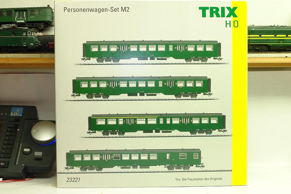 TRIX 23221 H0 set 4 M2 vertes SNCB/NMBS Ep.3 éclairées leds, Enlèvement ou Envoi, Trix, Wagon, Comme neuf