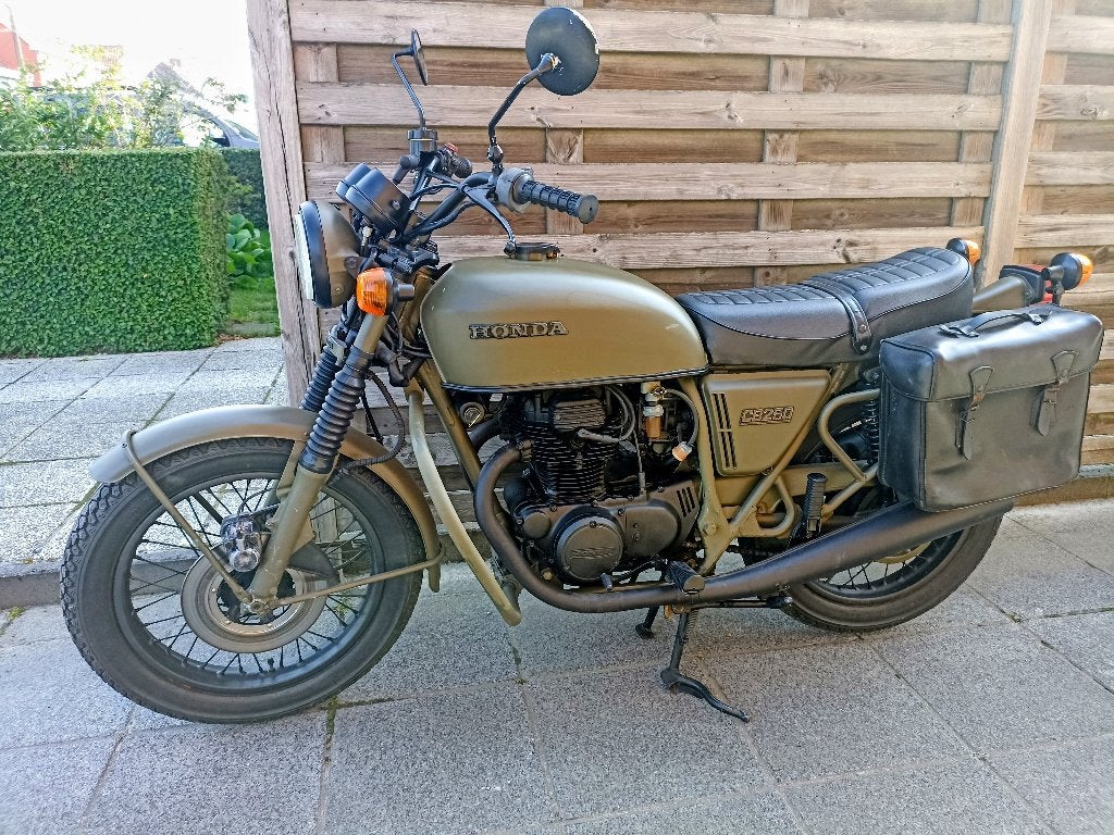 Honda CB250 Armee France 1976, Motoren, 250 cc, 2 cilinders, Gebruikt, Minimaal motorrijbewijs A2