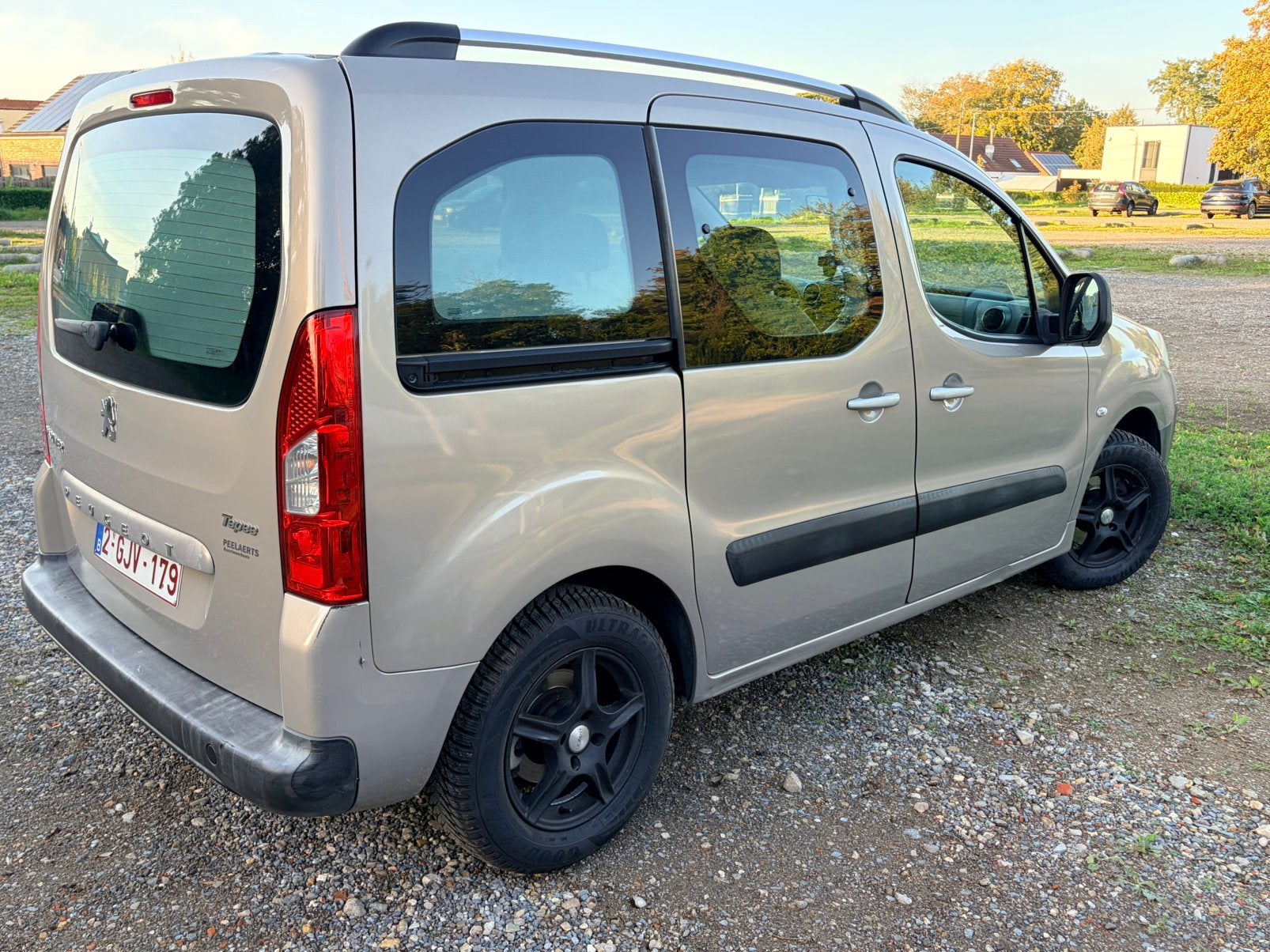 Peugout Partner 1.6 HDI MET KEURING, Autos, Euro 5, Beige, Entreprise, Boîte manuelle