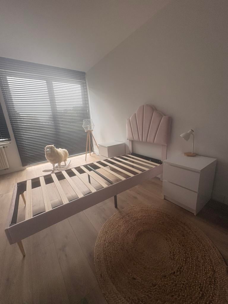 Eenpersoonsbed (nieuw), Ophalen, 90 cm, Zo goed als nieuw, 200 cm