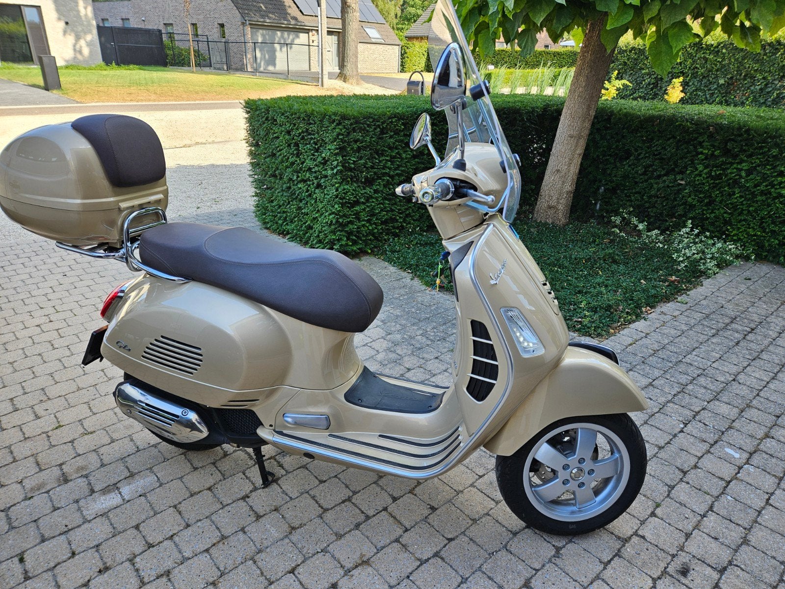 Vespa 125 Gts, Ophalen, Zo goed als nieuw, Benzine, Vespa