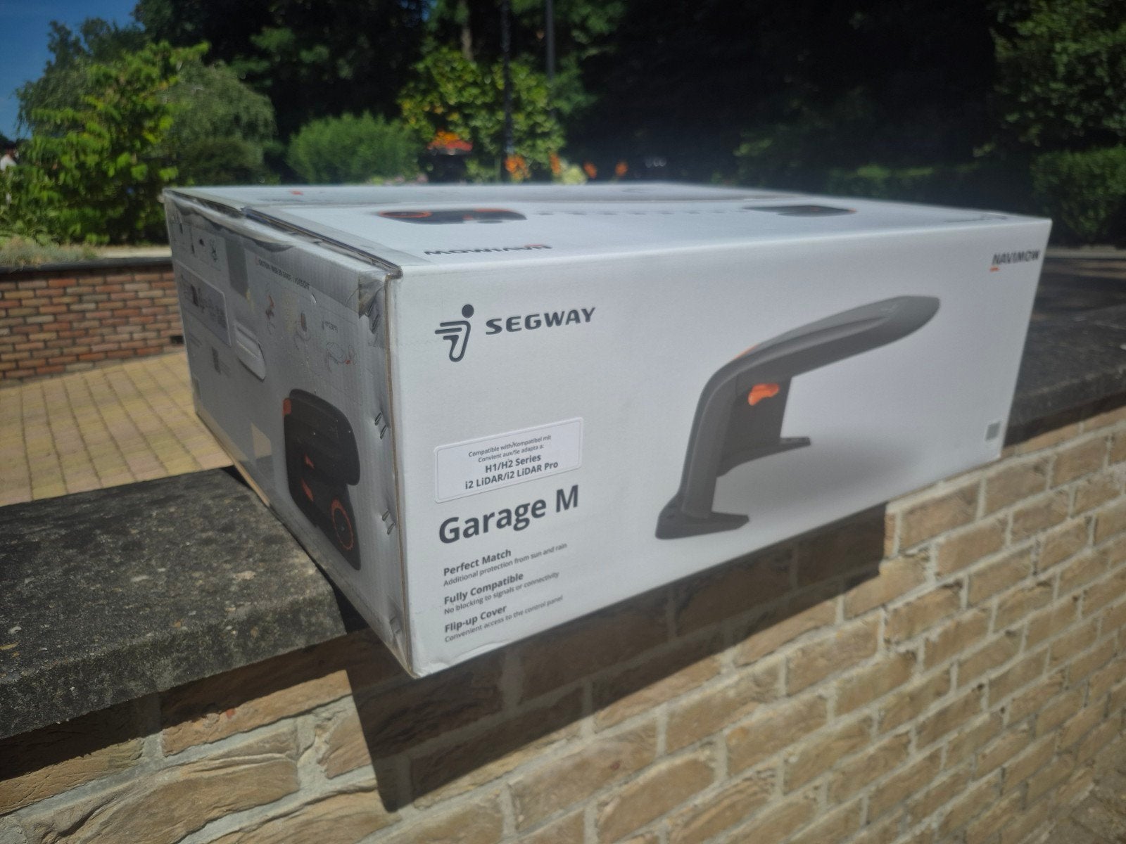 Nieuwe Navimow Garage M!, Tuin en Terras