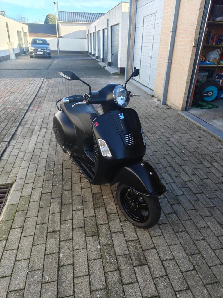 Vespa GTS 125 cc, 125 cc, LED Verlichting, Sport, Particulier