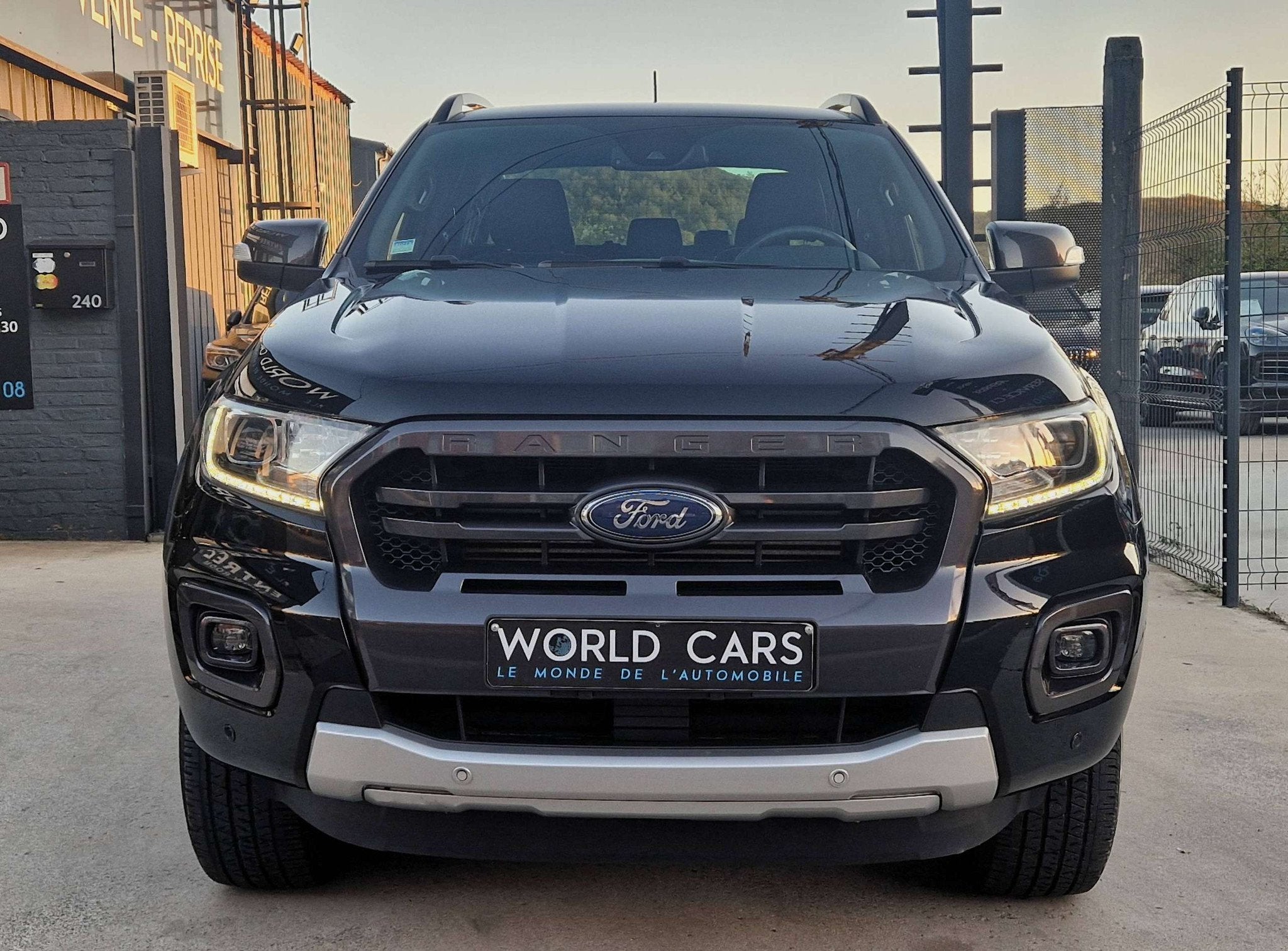 Ford Ranger 2.0 BiT EcoBlue Wildtrak - BOITE AUTO - BLACK ED, Auto's, Automaat, 4 deurs, Gebruikt, 4 cilinders