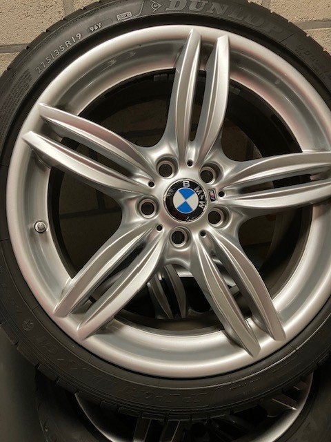 BMW 5-serie lichtmetalen velgen met banden, Véhicule de tourisme, Pneu(s), Utilisé, Pneus été