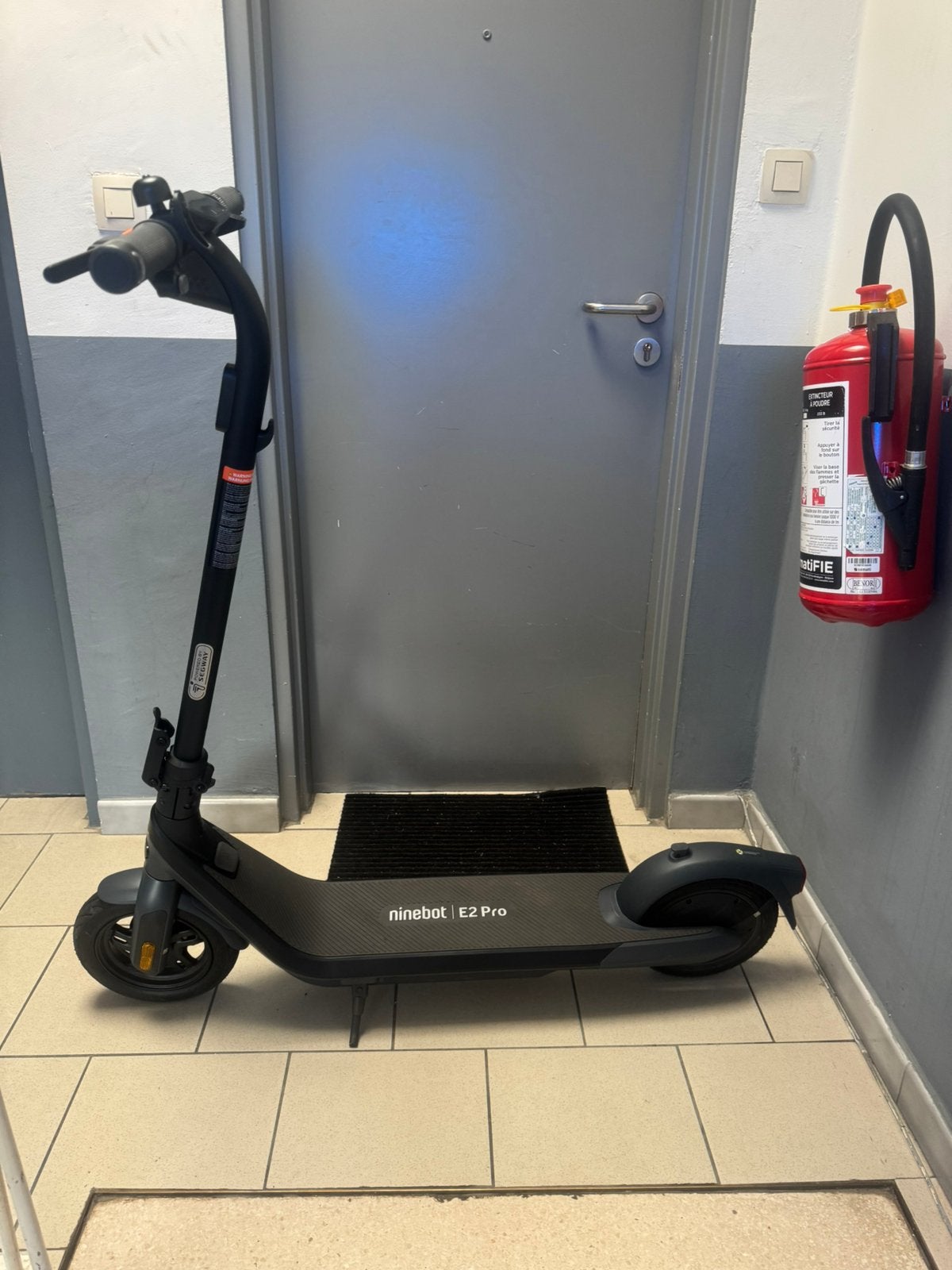 Trottinette Segway Ninebot E2 Pro E, Vélos & Vélomoteurs, Trottinettes, Utilisé, Enlèvement