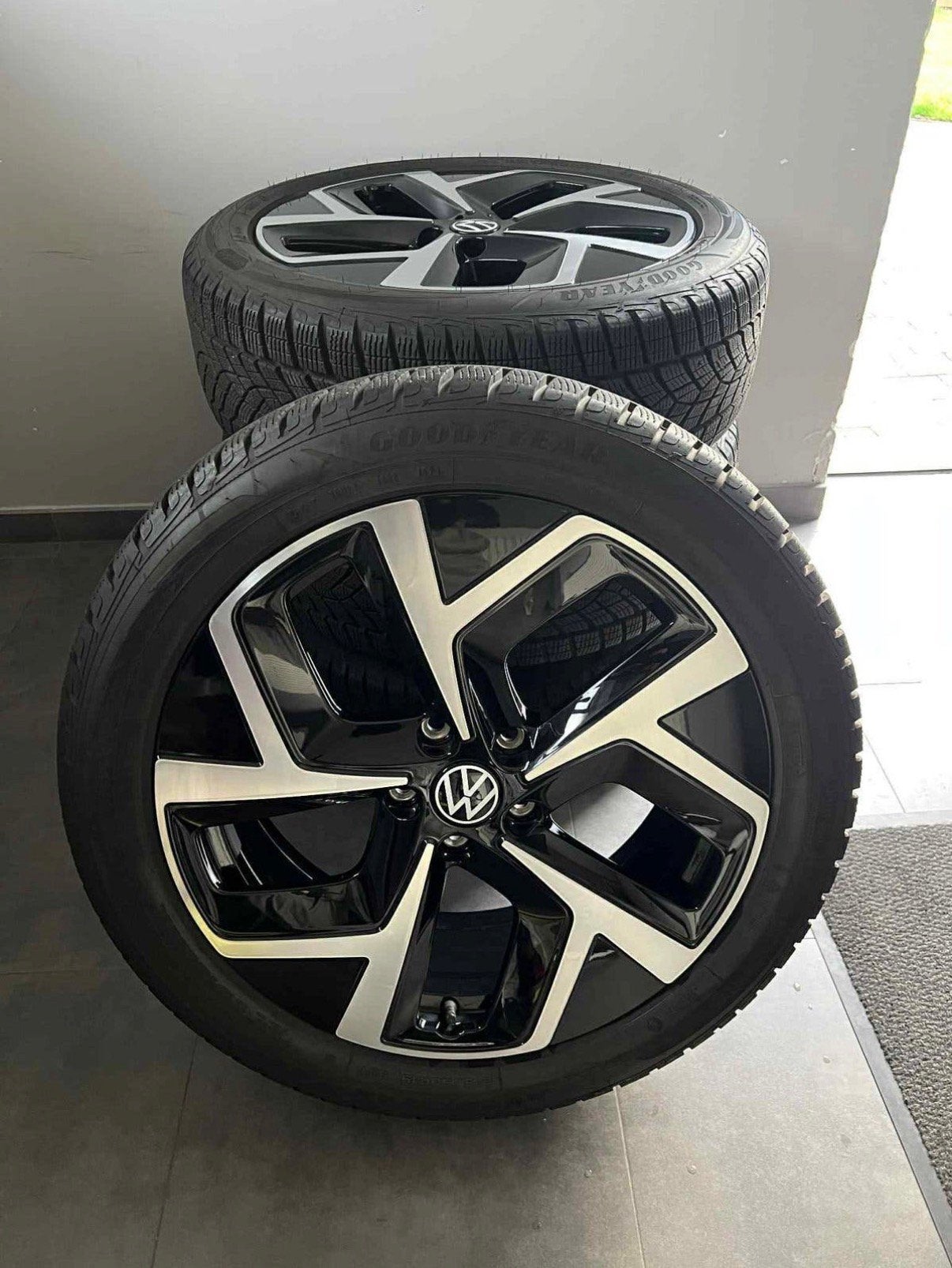 VW ID.3 WINTERSET 215/50/R19 GOODYEAR BIJNA NIEUWE STAAT, Banden en Velgen, Winterbanden, Personenwagen, Ophalen