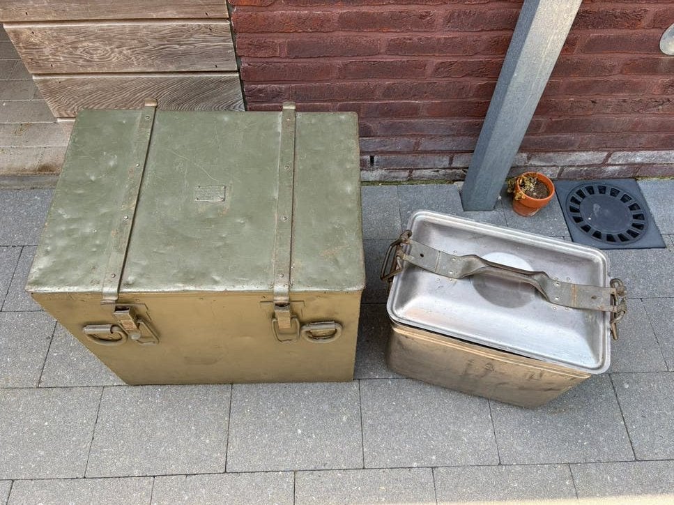 British WW2 field kitchen Food Container, Ophalen