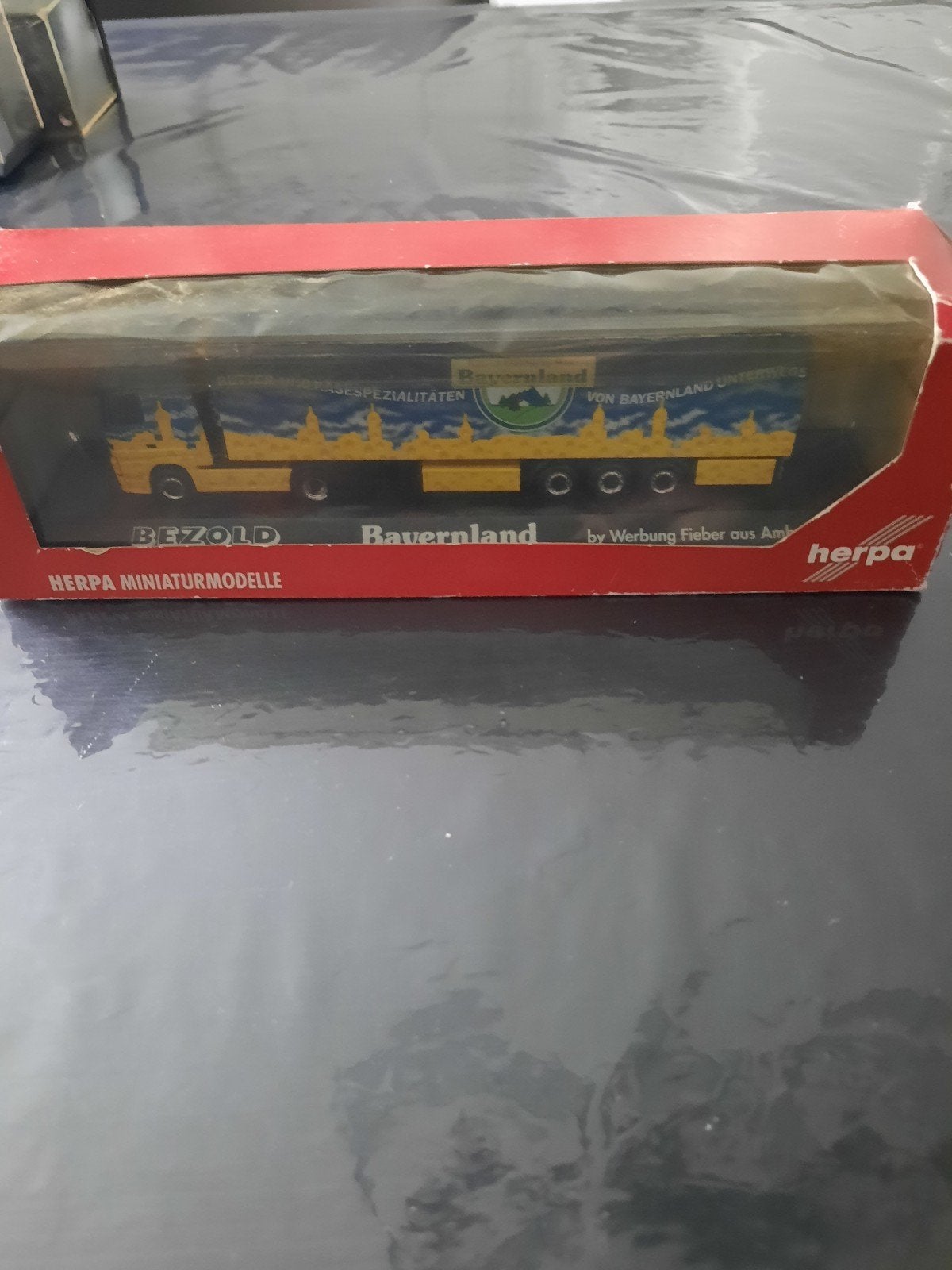 herpa vrachtwagen mb actros lh kuhlkoffersattelzug, Ophalen of Verzenden, Zo goed als nieuw, Bus of Vrachtwagen, Herpa