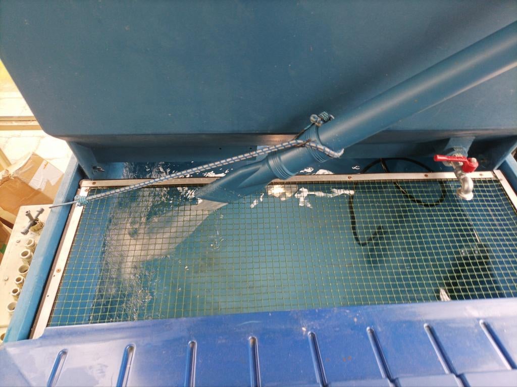 Opgroei- of quarantaine bak ca 900 l. Volledig in orde.