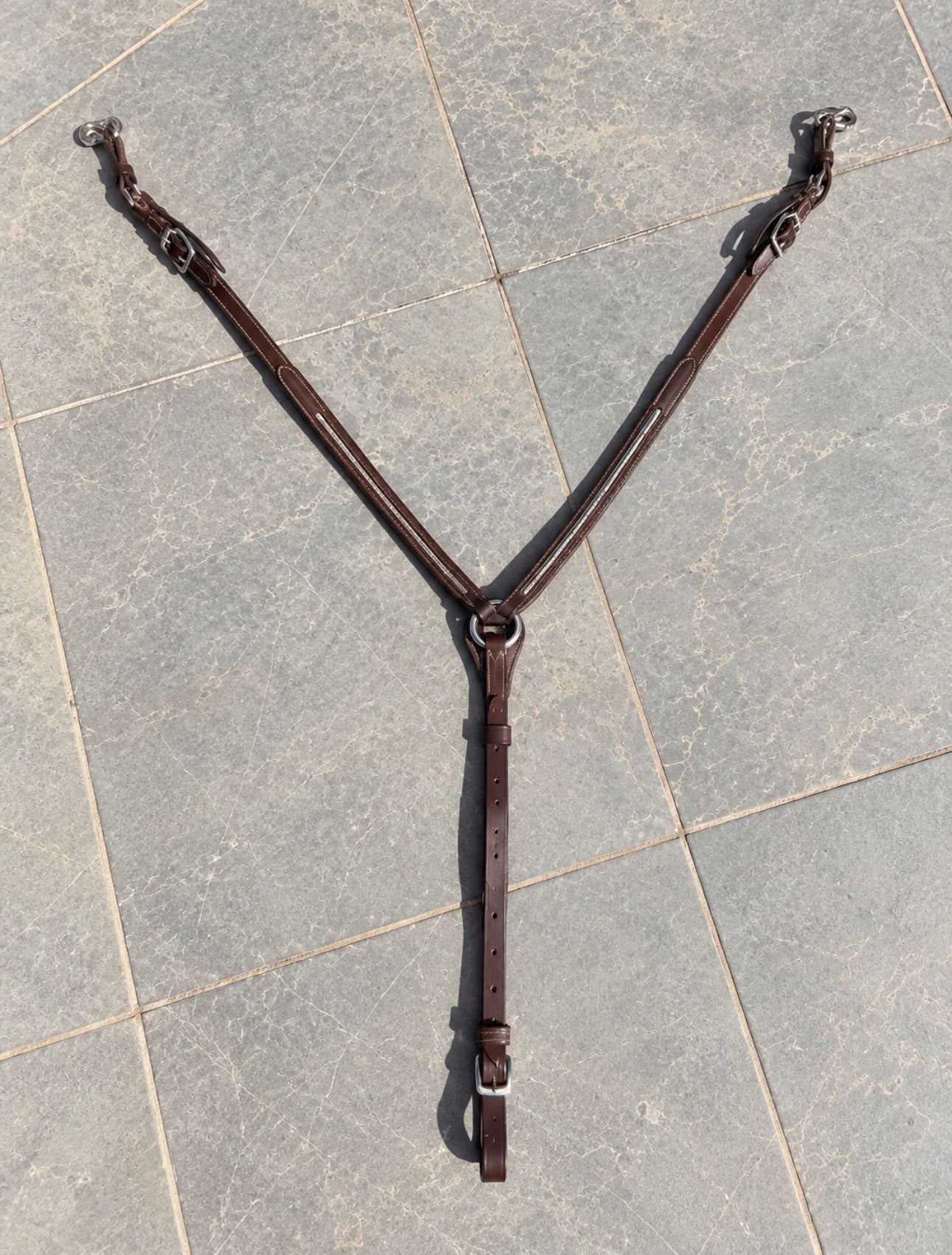 Cheval martingal en cuir - marron - bon état, Animaux & Accessoires, Marron, Enlèvement ou Envoi, Comme neuf, Collier de chasse