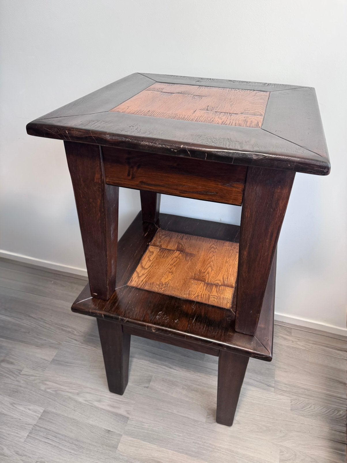 Rustieke bijzettafel  van massief hout brutalist hardhout, Enlèvement