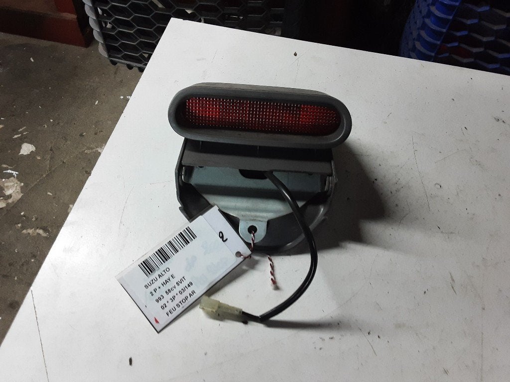 FEUX STOP Suzuki Alto (SH410) (01-1994/06-2002), Autos : Pièces & Accessoires, Éclairage, Suzuki, Utilisé
