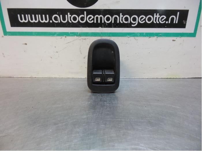 Elektrisch Raam Schakelaar van een Peugeot 206 (206 98-), Gebruikt, -, -, Ophalen of Verzenden