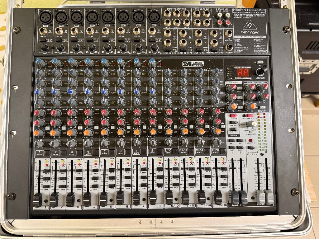 Mengpaneel Behringer Xenyx X2222USB, Muziek en Instrumenten, Ophalen of Verzenden, Zo goed als nieuw, 20 kanalen of meer, Microfooningang