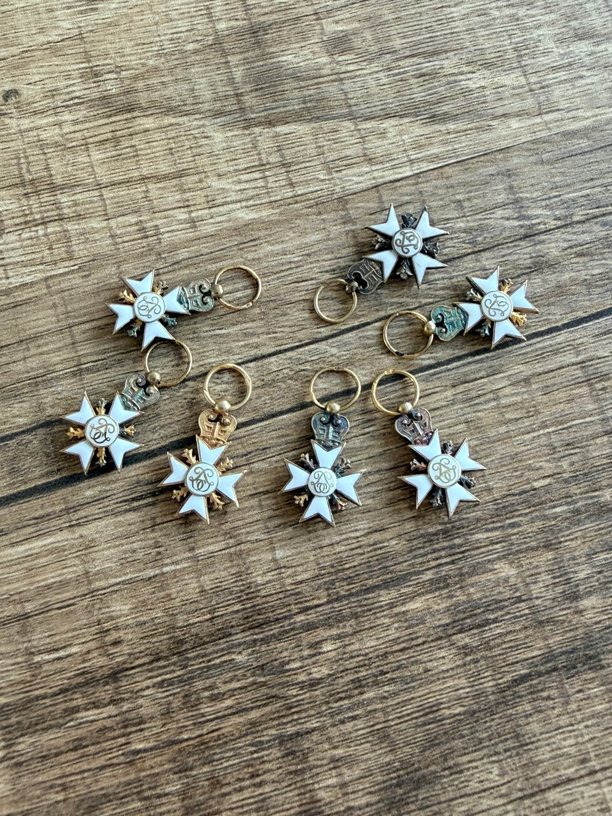 Miniaturen medailles goud, Bijoux, Sacs & Beauté, Bracelets à breloques, Enlèvement ou Envoi, Comme neuf, Or