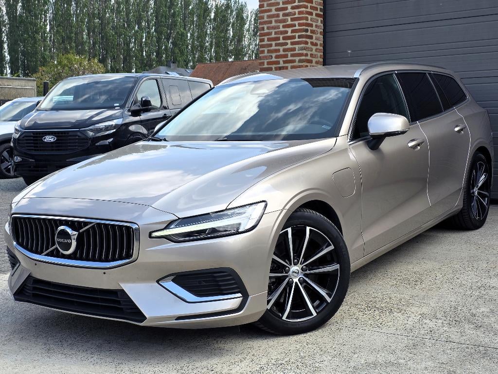 Volvo V60 T6 - Plug In Hybride AWD 4x4 - 11/2024 - 349 PK, Auto's, Volvo, Stof, Hybride Elektrisch/Benzine, Lichtsensor, Te koop