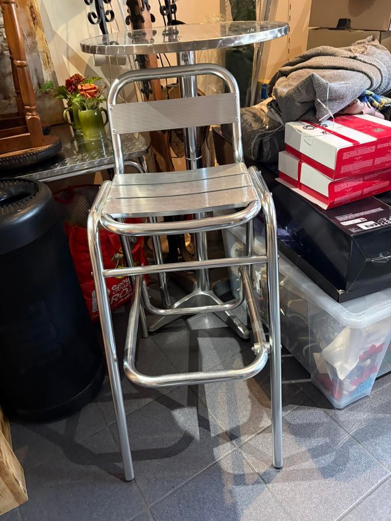 Table haute et tabouret, Enlèvement, Comme neuf