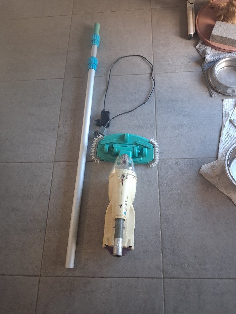 Aspirateur de piscine Telsa 30, Jardin & Terrasse, Accessoires de piscine, Utilisé, Agent de nettoyage, Enlèvement ou Envoi