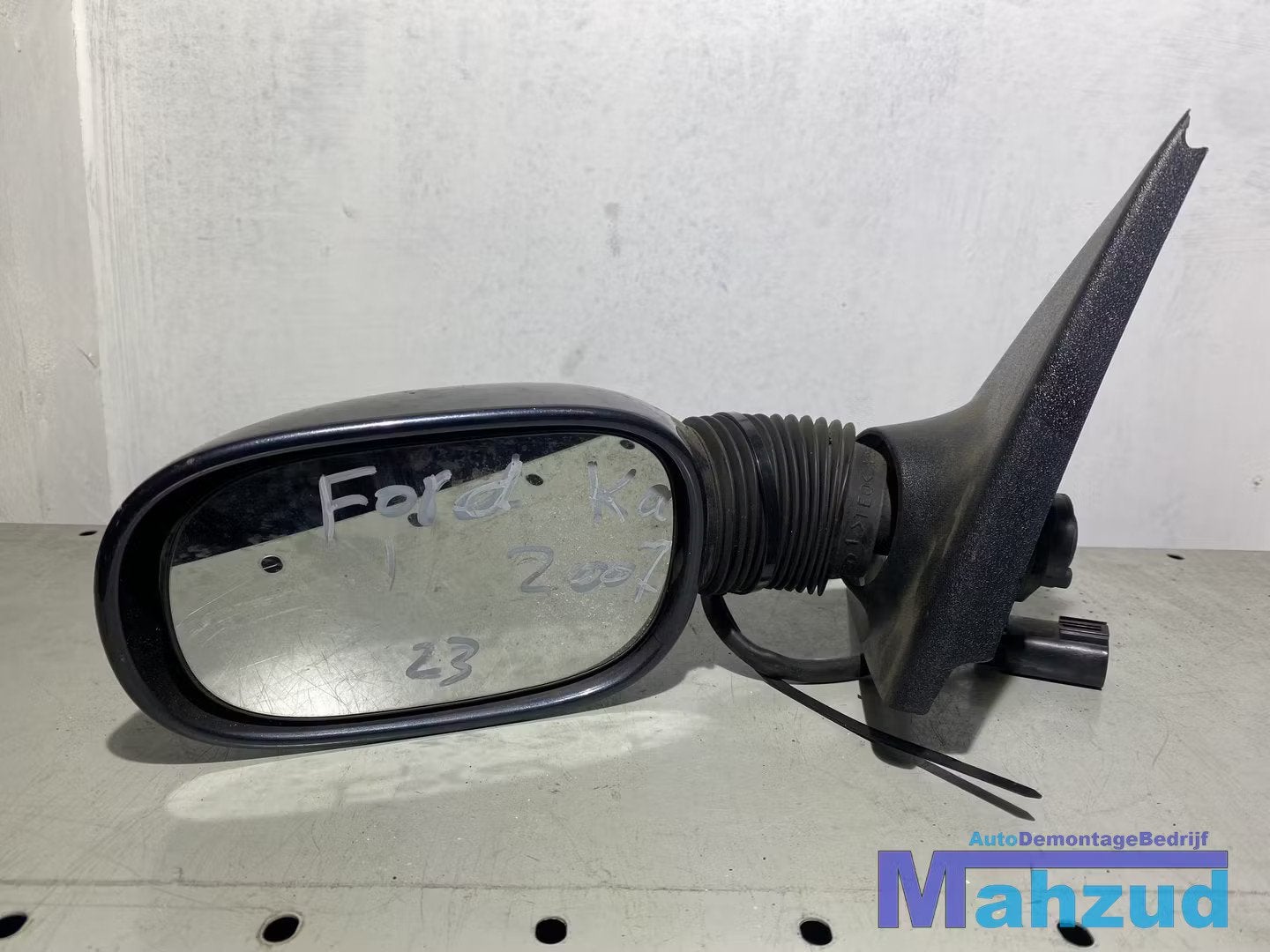 FORD KA 1 Links spiegel buitenspiegel 1996-2008, Autos : Pièces & Accessoires, Info@ford.com, Ford Motor Company, American Road 1
48126  Dearborn