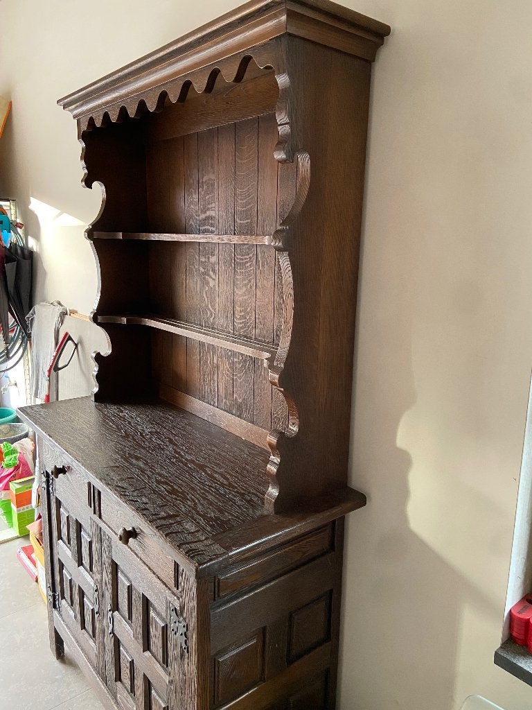 Eiken kast, Ophalen