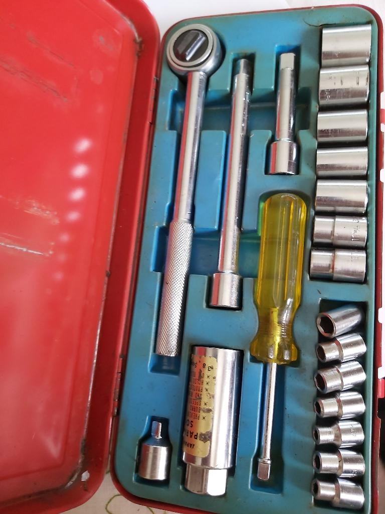 Doppen set kist rood metaal vintage retro gereedschap, Ophalen