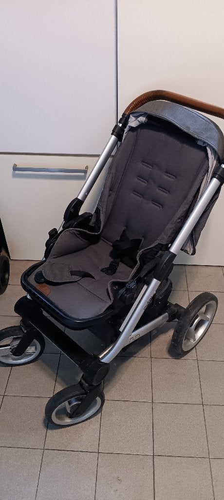 KINDERWAGEN  MUTSY NIO, Enfants & Bébés, Pneus, Enlèvement, Utilisé, Poussette