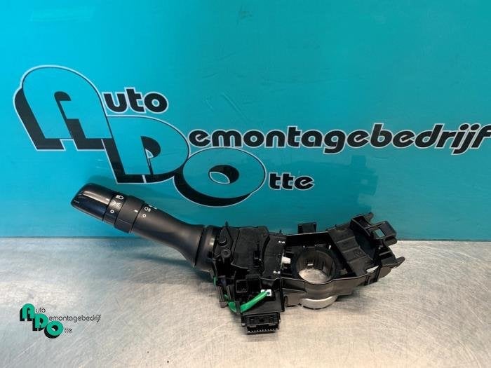 Commutateur feu clignotant d'un Peugeot 108 (108 14-), -, 3 mois de garantie, Utilisé, -