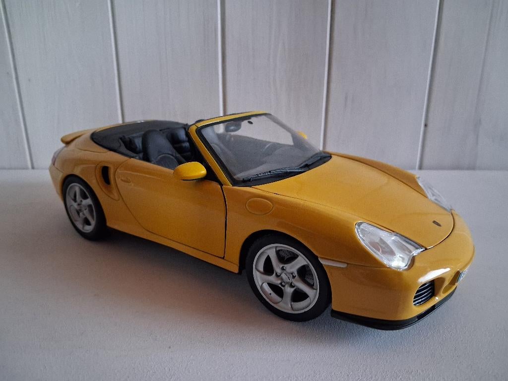 3 x Porsche - Maisto - 1/18, Ophalen, Zo goed als nieuw, Auto, Maisto
