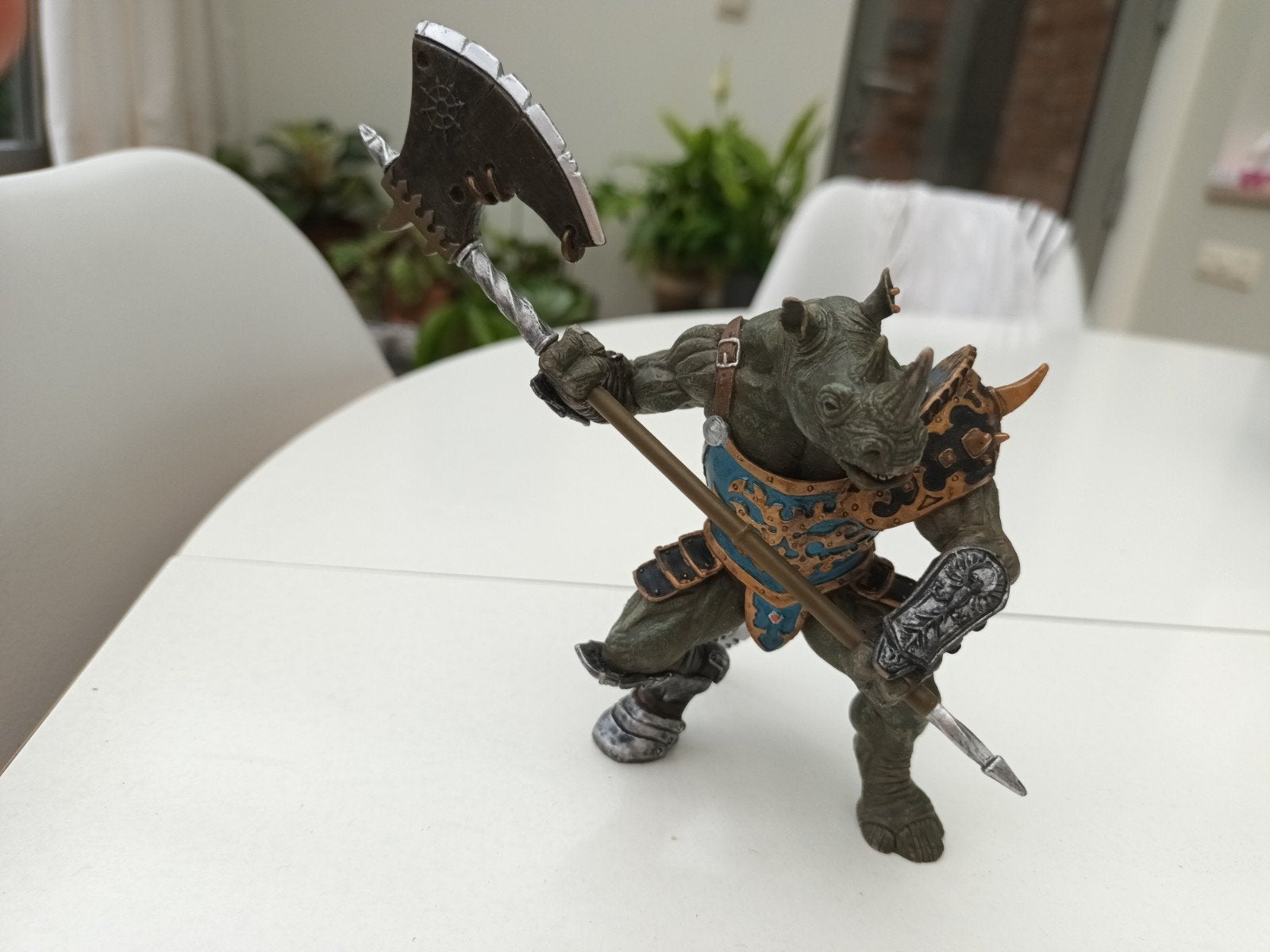 Papo speelfiguur mutant neushoorn, Collections, Enlèvement