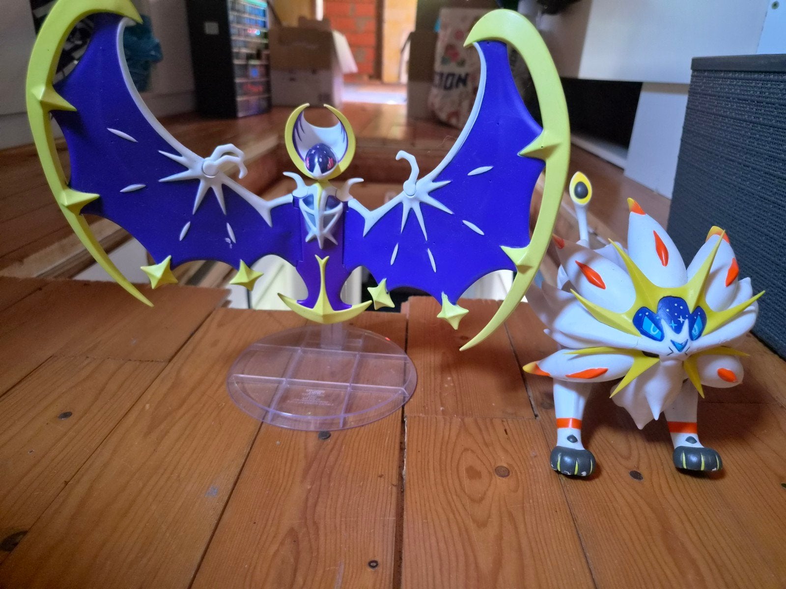 Pokemon lunala en solgaleo actiefiguren, Kinderen en Baby's, Speelgoed | Actiefiguren, Ophalen, Gebruikt