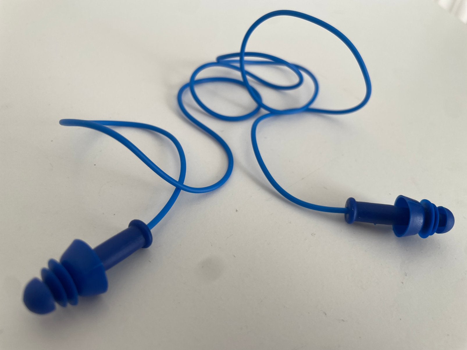 Bouchons d’oreilles bleus avec cordon, Musique & Instruments, Enlèvement, Comme neuf