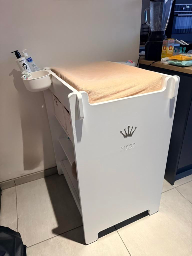 First verschoontafel + accesoires, Ophalen, Zo goed als nieuw