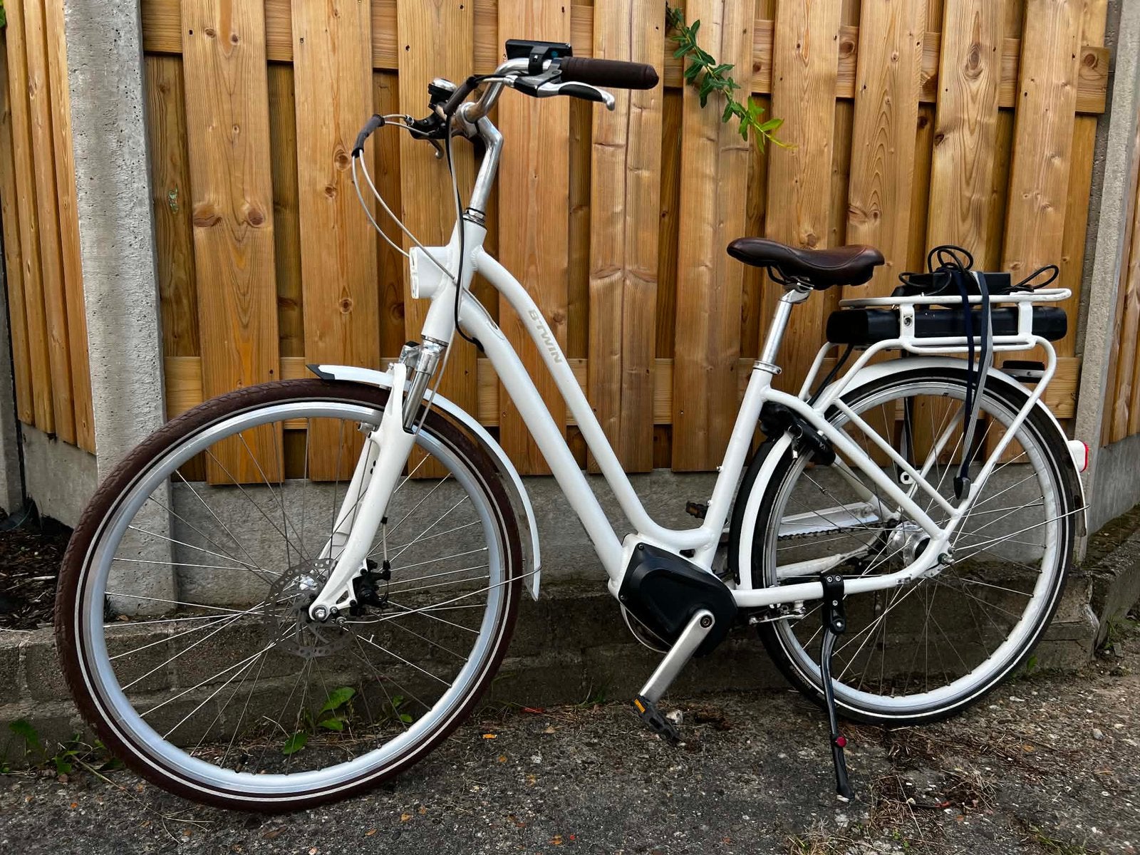 Elektrische fiets 28 inch (decathlon), Vélos & Vélomoteurs, Autres marques, 47 à 51 cm, 50 km par batterie ou plus, Comme neuf